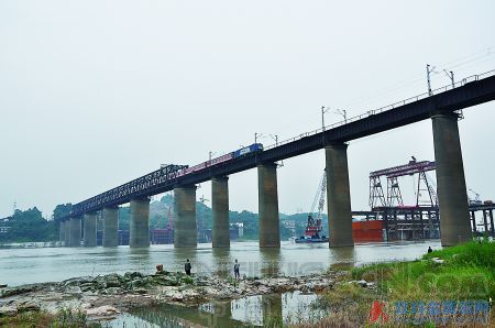 重庆首座长江大桥将拆除 新桥预计2017年建成
